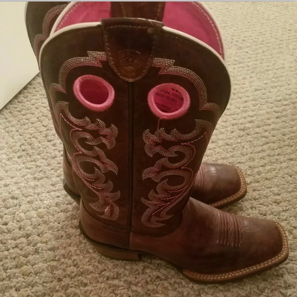 ariat Round Up Rider  cowboy Boots 7 square